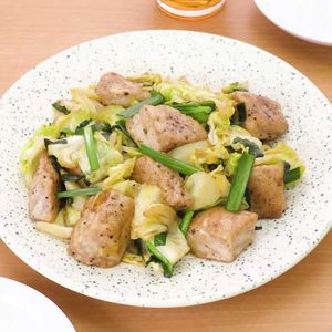 「もうかさめとキャベツの中華炒め」のレシピ動画