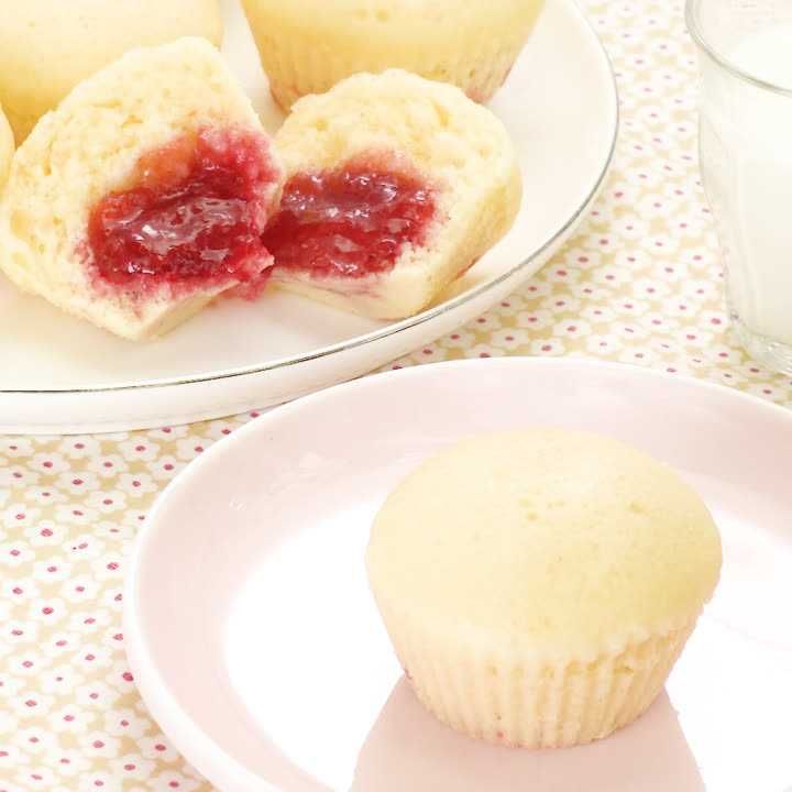 いちごミルク蒸しケーキ