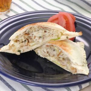 「餃子のホットサンド」のレシピ動画