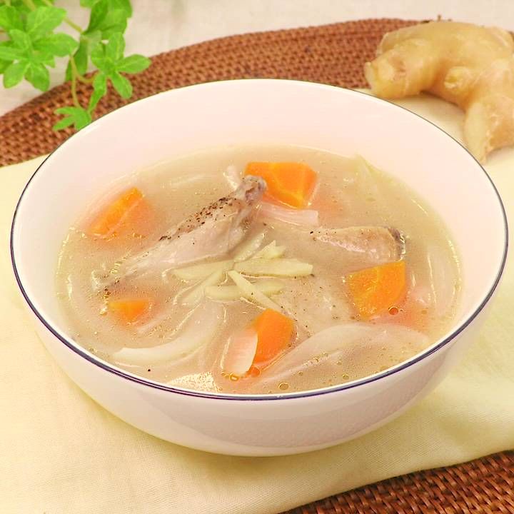 手羽中とにんじんの生姜スープ