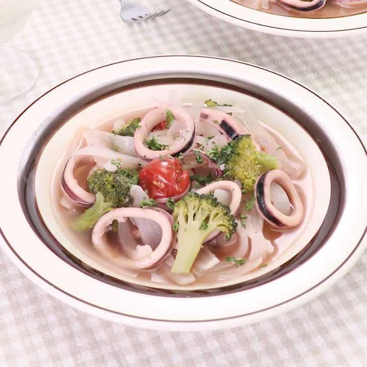 イカと玉ねぎの洋風煮込み