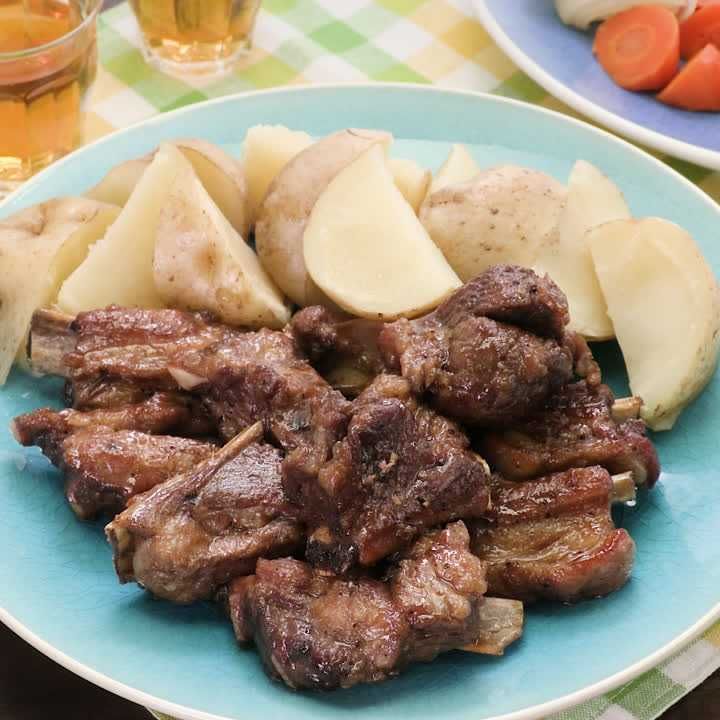 ダッチオーブンでスペアリブ