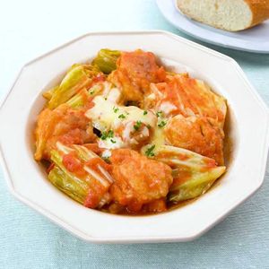 「キャベツとチキンのトマトチーズ煮」のレシピ動画