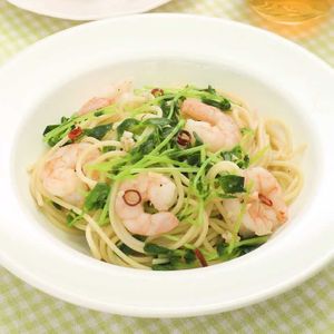 「豆苗とえびのペペロンチーノ」のレシピ動画