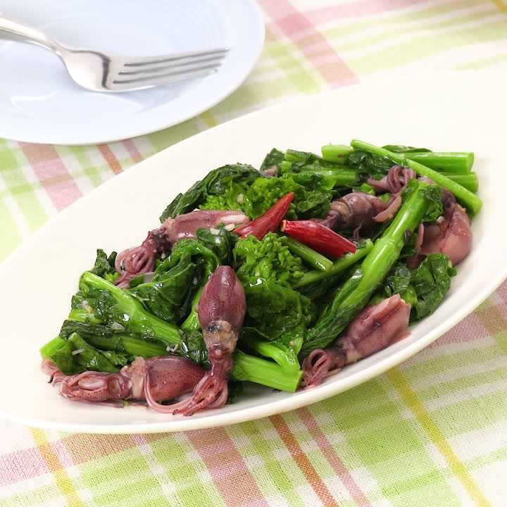 ホタルイカと菜の花のペペロン炒め