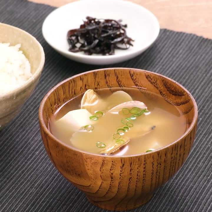 あさりとお豆腐の味噌汁