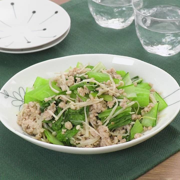 鶏ひき肉とチンゲン菜のしょうが炒め