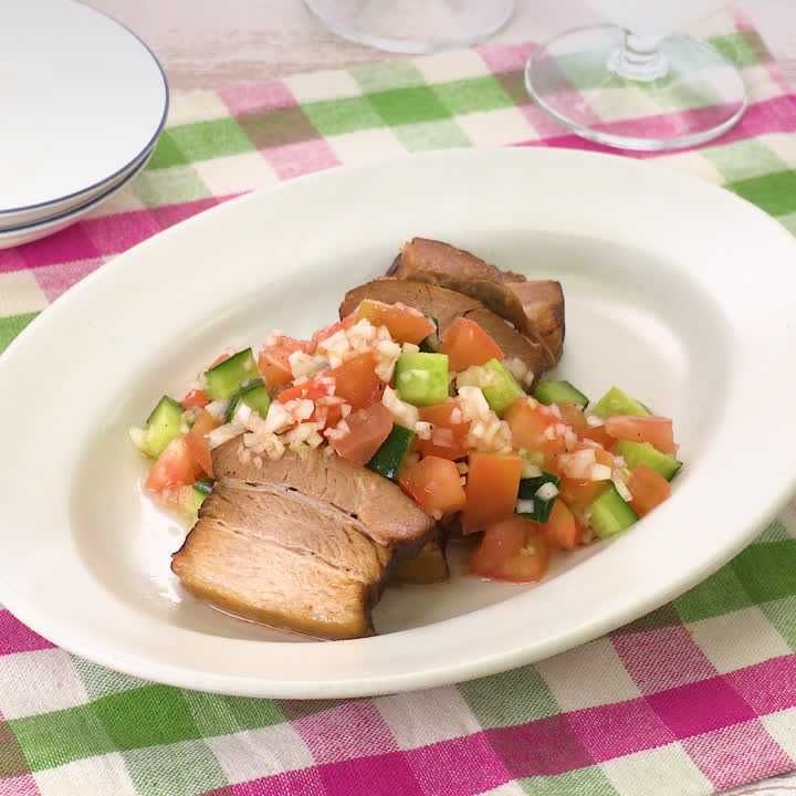 煮豚のトマトサルサがけ