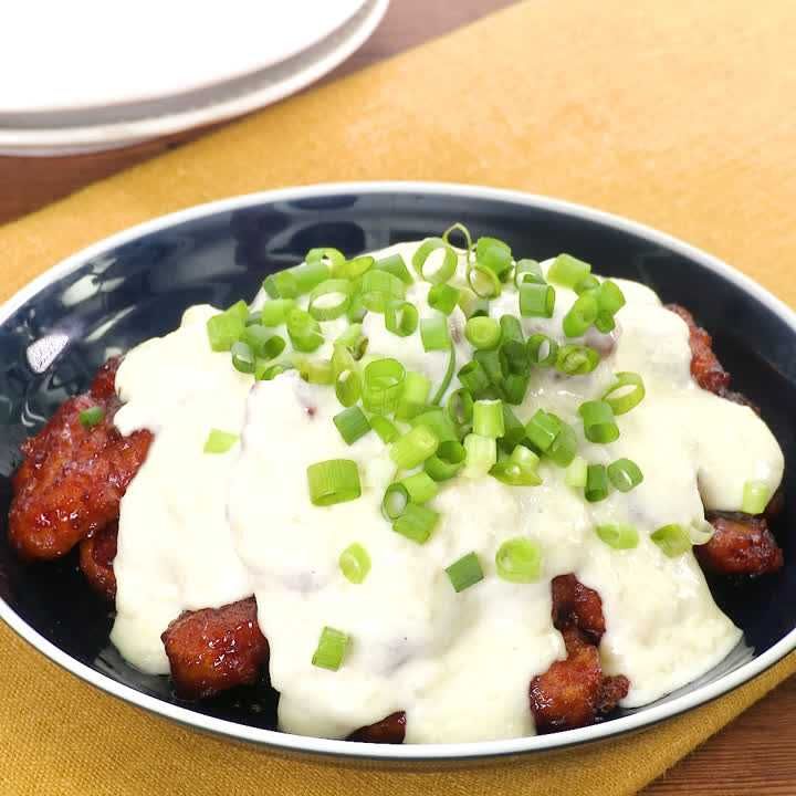 豚ヒレ唐揚げのチーズソースがけ