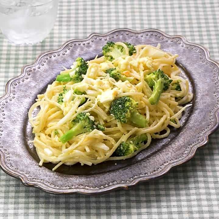 ブロッコリーとゆで卵のパスタ