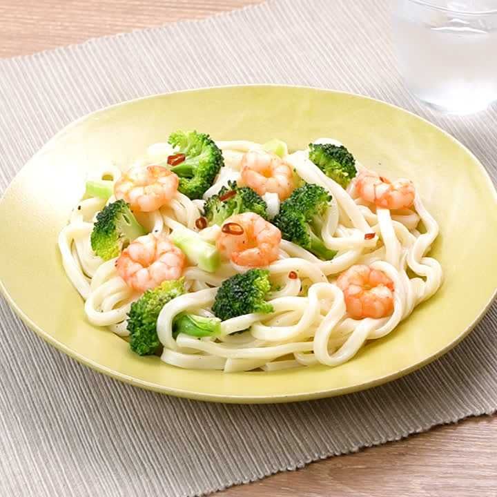 えびとブロッコリーのガーリックうどん