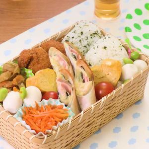 「春巻きの皮でくるくるハムチーロール」のレシピ動画