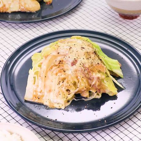 濃厚な味わい 豚バラ肉とキャベツのみそチーズ焼きのレシピ動画 作り方 Delish Kitchen