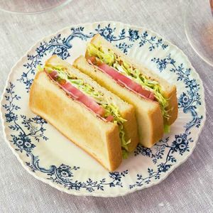 「キャベツとベーコンのマスタードサンド」のレシピ動画