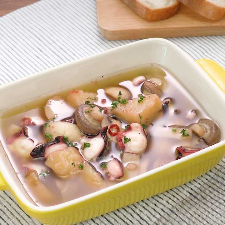 たことじゃがいものアヒージョ