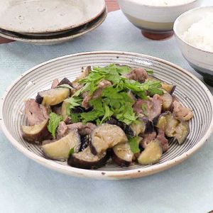 「なすと豚肉のこってりみそ炒め」のレシピ動画