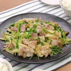 「じゃがいもと豚バラ肉の旨塩炒め」のレシピ動画