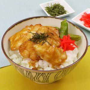 「鶏むね肉のきじ焼き丼」のレシピ動画