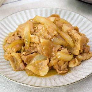 「豚バラ肉と玉ねぎの甘辛炒め」のレシピ動画