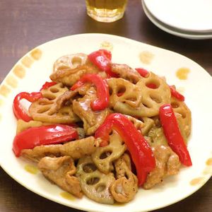 「豚肉とれんこんのオイスター炒め」のレシピ動画