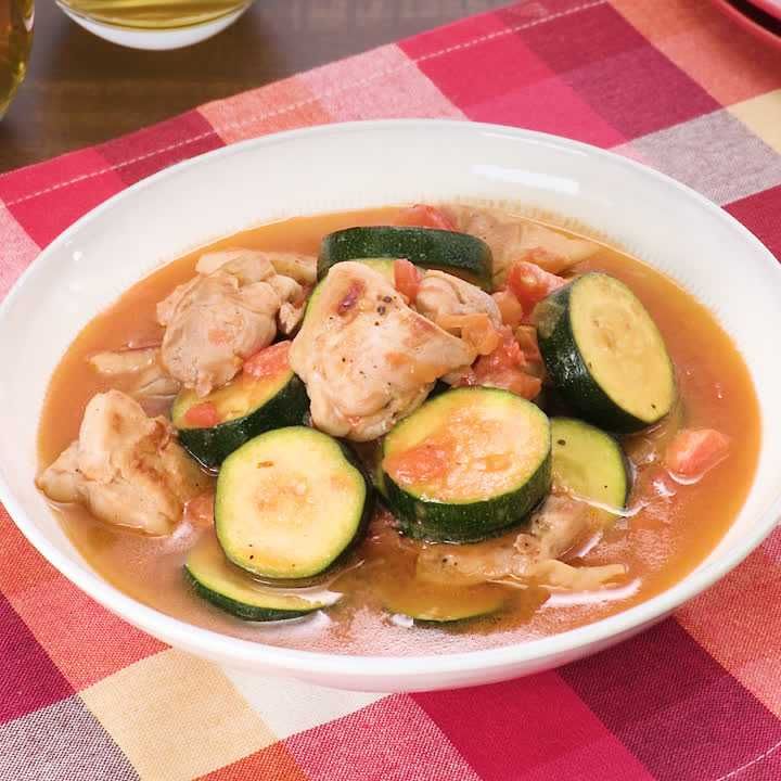 鶏もも肉とトマトの甘辛にんにく炒め