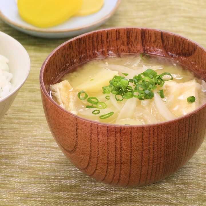 新玉と新じゃがのお味噌汁