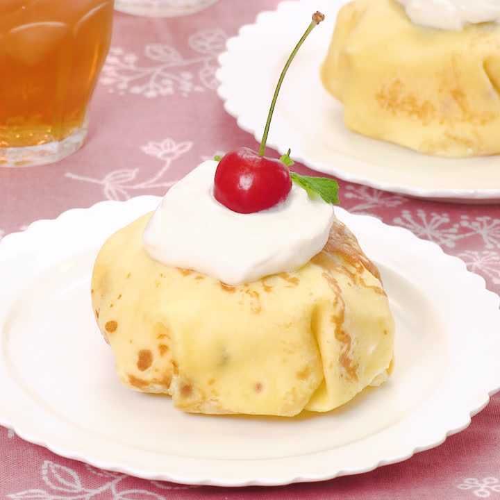 さくらんぼのクレープケーキ