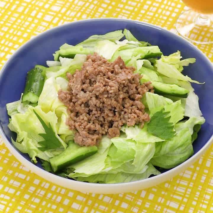 レンジそぼろとレタスのサラダ