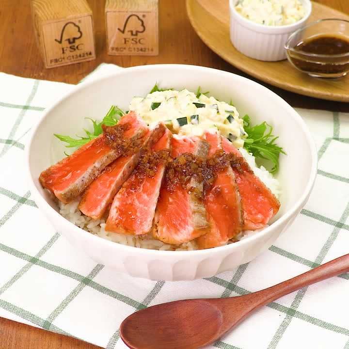 焦がし醤油の炙りみやぎサーモン丼