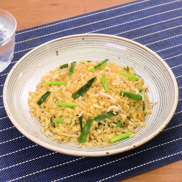 しらすと細ねぎの卵チャーハン