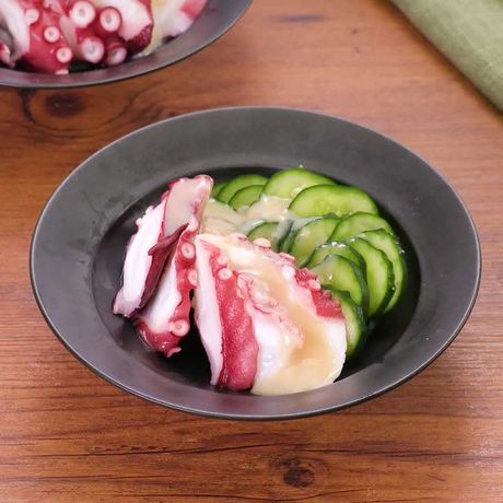 すし酢を使って作る たこときゅうりの酢味噌がけのレシピ動画 作り方 Delish Kitchen