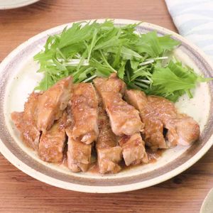 「チキンのサワーオニオンソテー」のレシピ動画