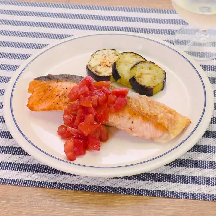 サーモンソテー トマトゆずソース