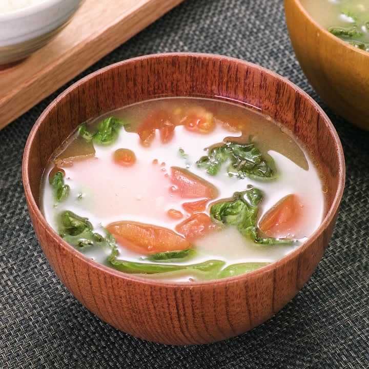 サニーレタスとトマトのお味噌汁