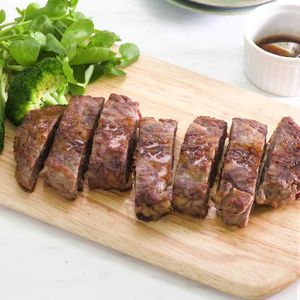 「牛切り落としステーキ マスタードソース」のレシピ動画