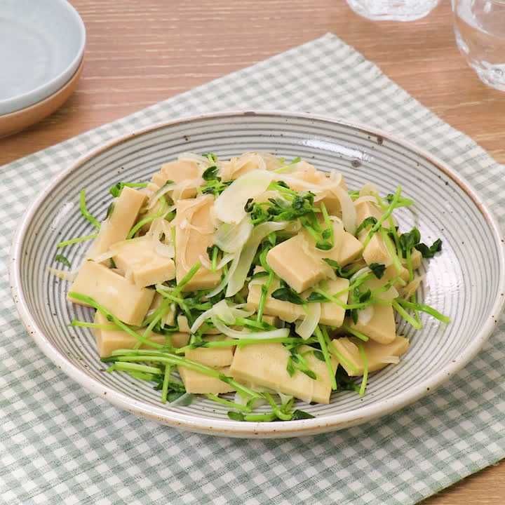 玉ねぎと高野豆腐の柚子胡椒炒め