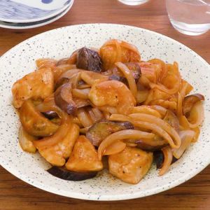 「玉ねぎと鶏むねのケチャップ炒め」のレシピ動画