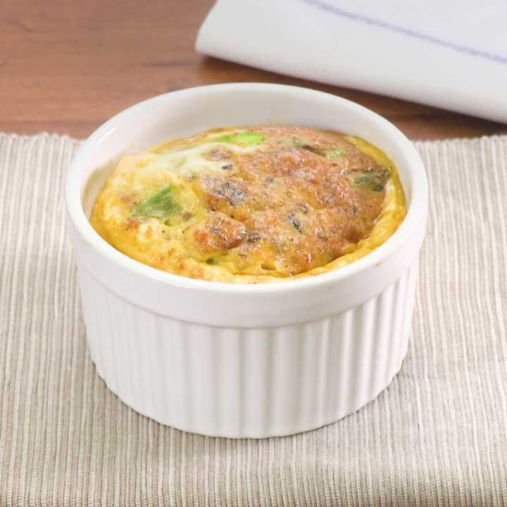 イワシとアスパラのカップオムレツ