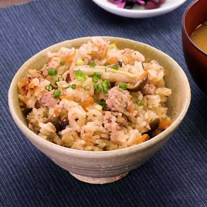 豚ひき肉としめじの甘辛炊き込みご飯
