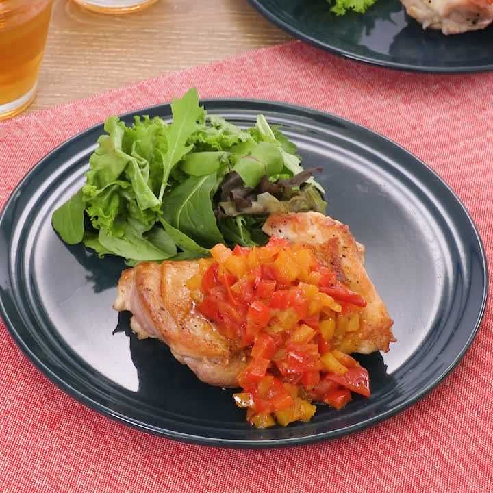 パプリカソースのチキンソテー