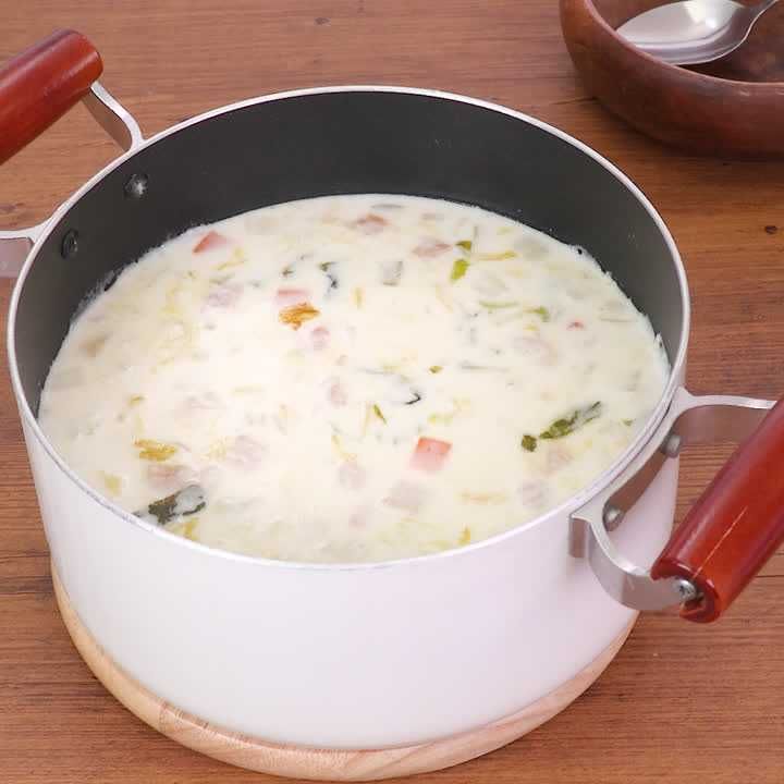 ホタテ缶を使って 白菜クラムチャウダーのレシピ動画 作り方 Delish Kitchen
