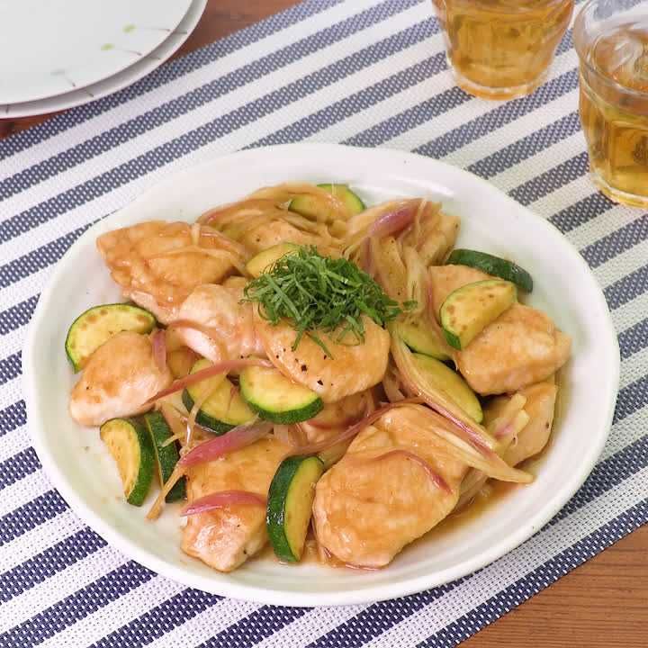 鶏肉とズッキーニのみょうが炒め