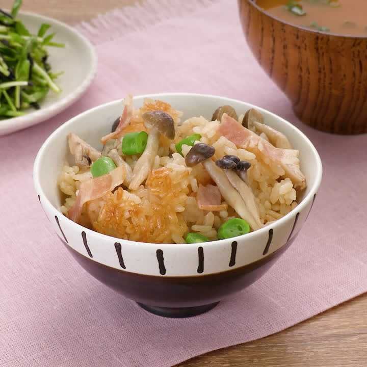 3合炊き炊飯器で しめじとベーコンの炊き込みご飯のレシピ動画 作り方 Delish Kitchen 3合炊き炊飯器で しめじとベーコンの炊き込みご飯のレシピ動画 作り方 Delish Kitchen
