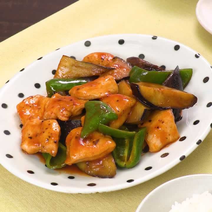 鶏むね肉で作る なすとピーマンの酢鶏風のレシピ動画 作り方 Delish Kitchen