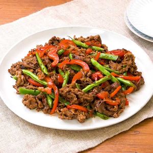 「牛肉といんげんのクミン炒め」のレシピ動画