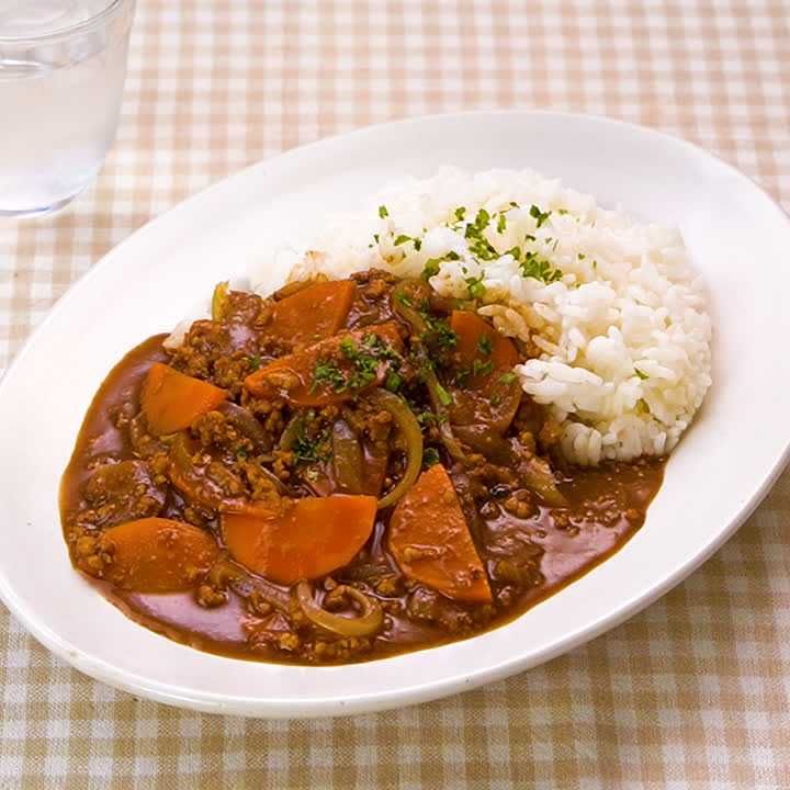 鶏ひき肉のハヤシライス