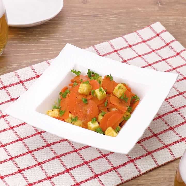 にんじんとチーズのカレー和え