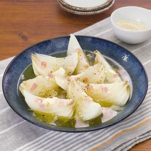 「玉ねぎのオリーブオイル蒸し」のレシピ動画