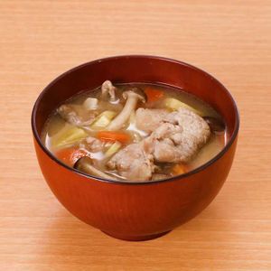 「さつまいもとにんじんの豚汁」のレシピ動画
