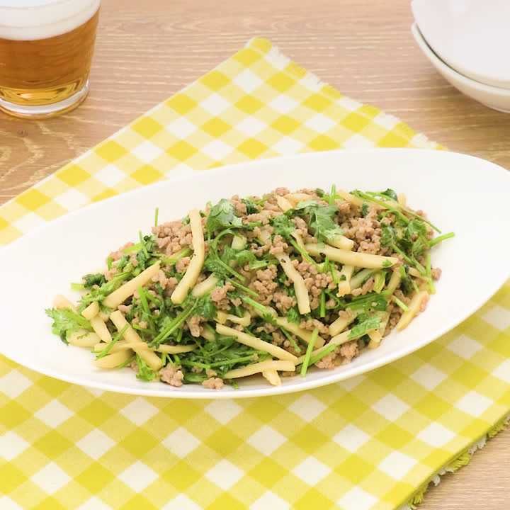 香りも楽しむ♪ パクチーのそぼろ炒めのレシピ動画・作り方 | デリッシュキッチン